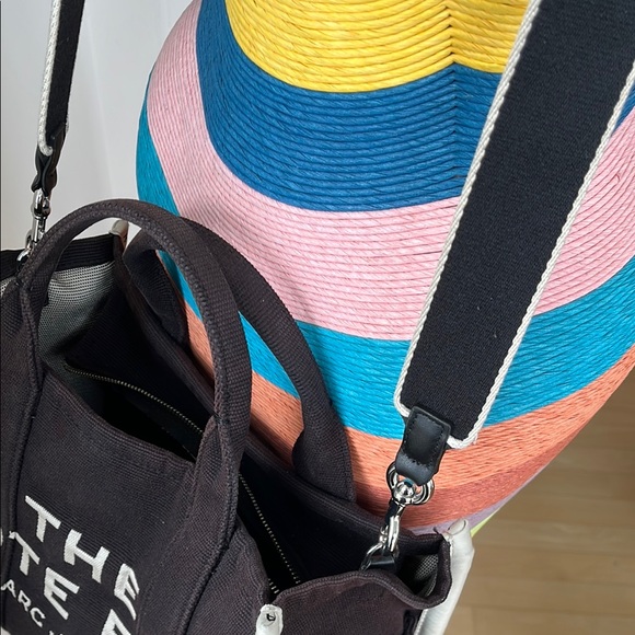 Marc Jacobs Jacquard Medium Black Tote Bag with Bold Text Design - Picture 9 of 10